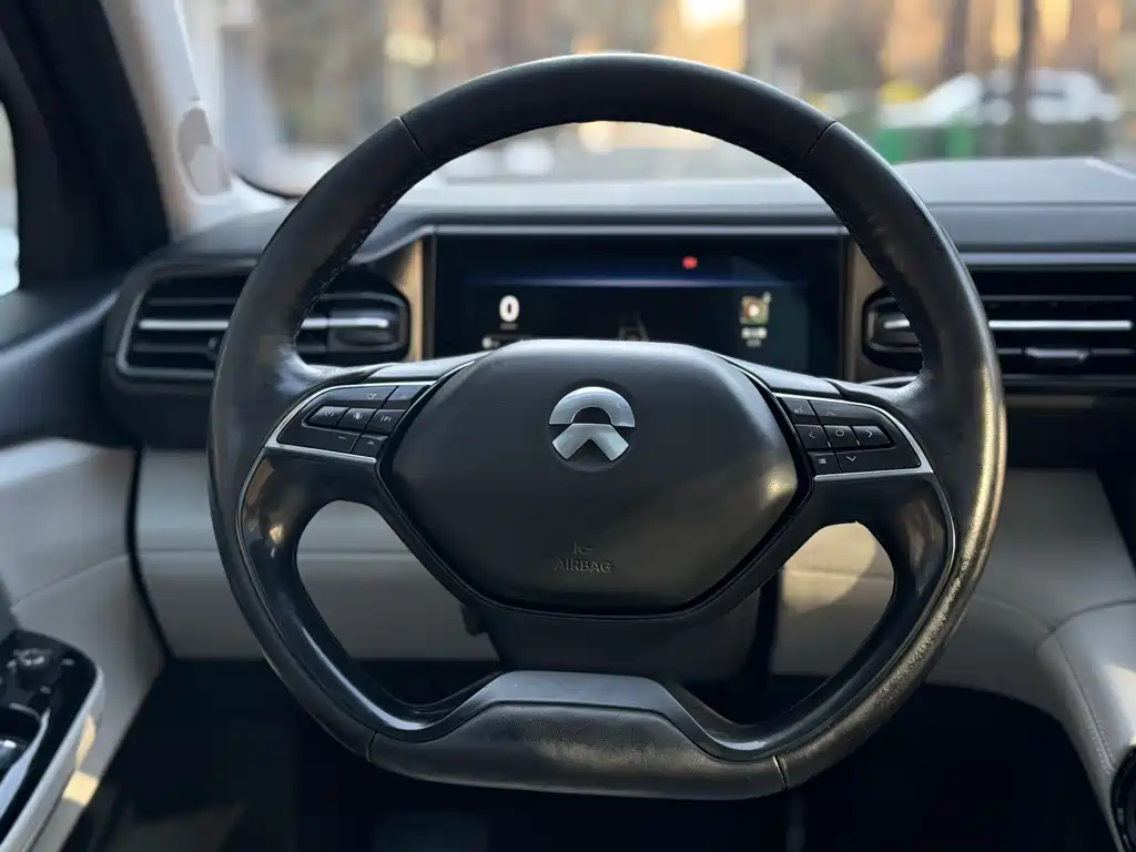 NIO NIO ES8