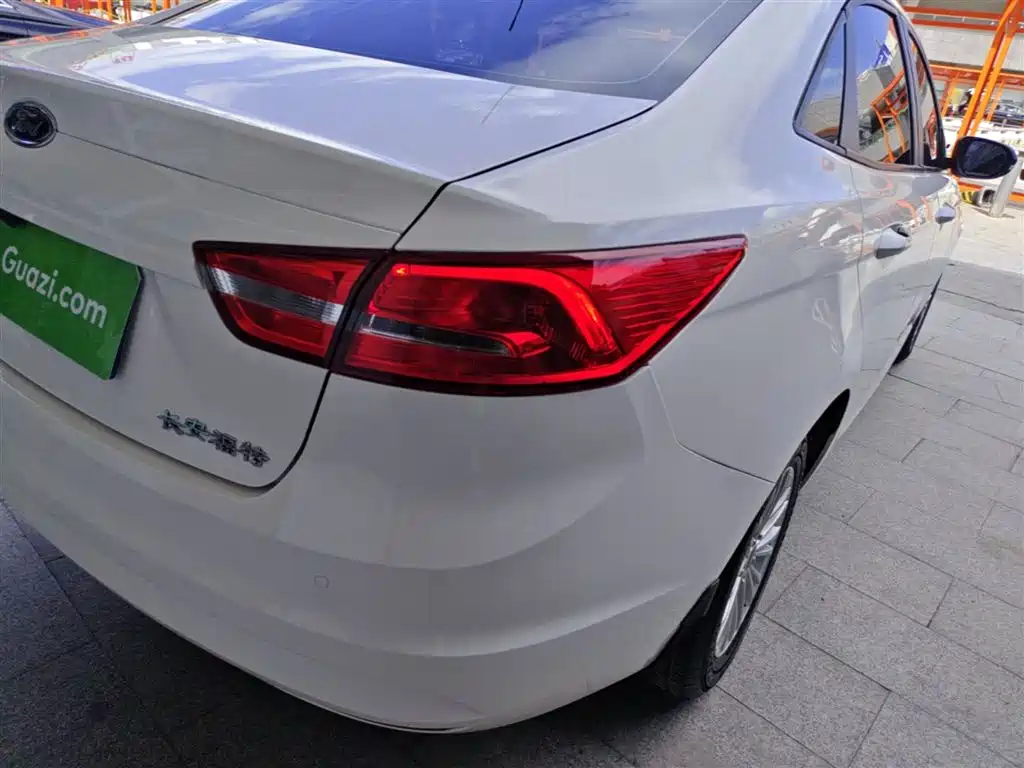 Ford Escort 2015 1.5L AT Comfort