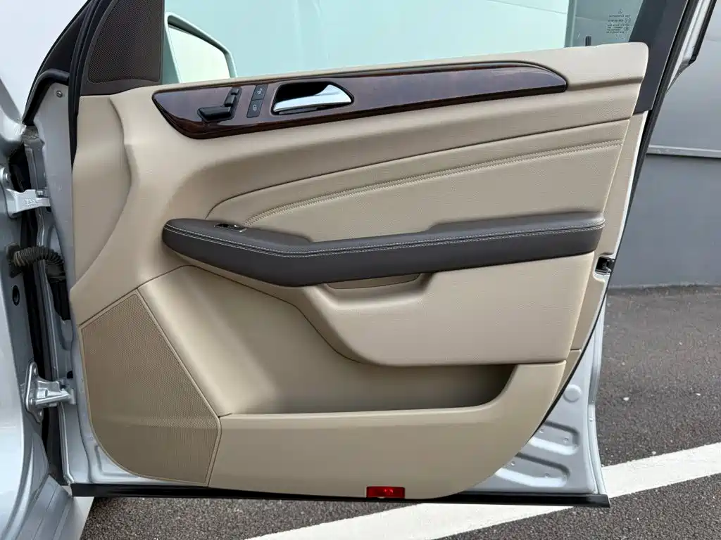 Mercedes-Benz M-Class — миниатюра 25