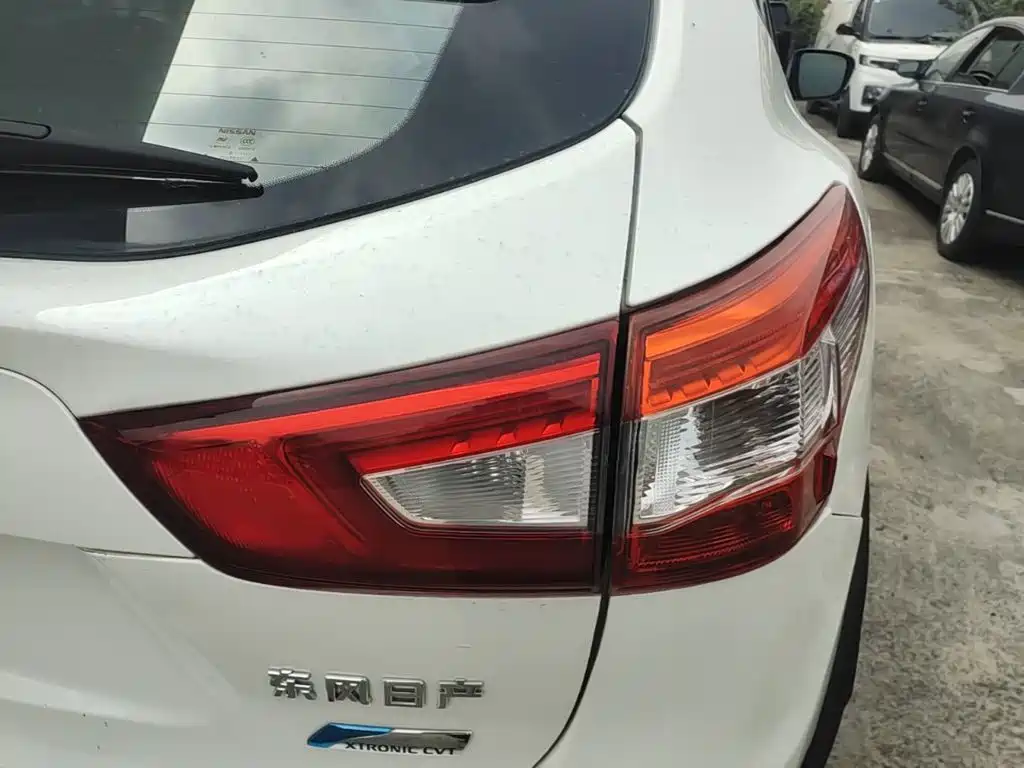 Nissan Qashqai — миниатюра 8