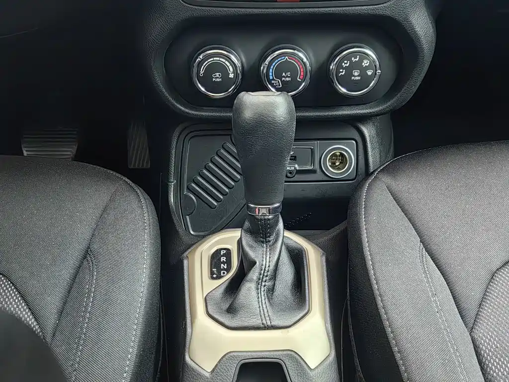Jeep Renegade — миниатюра 13