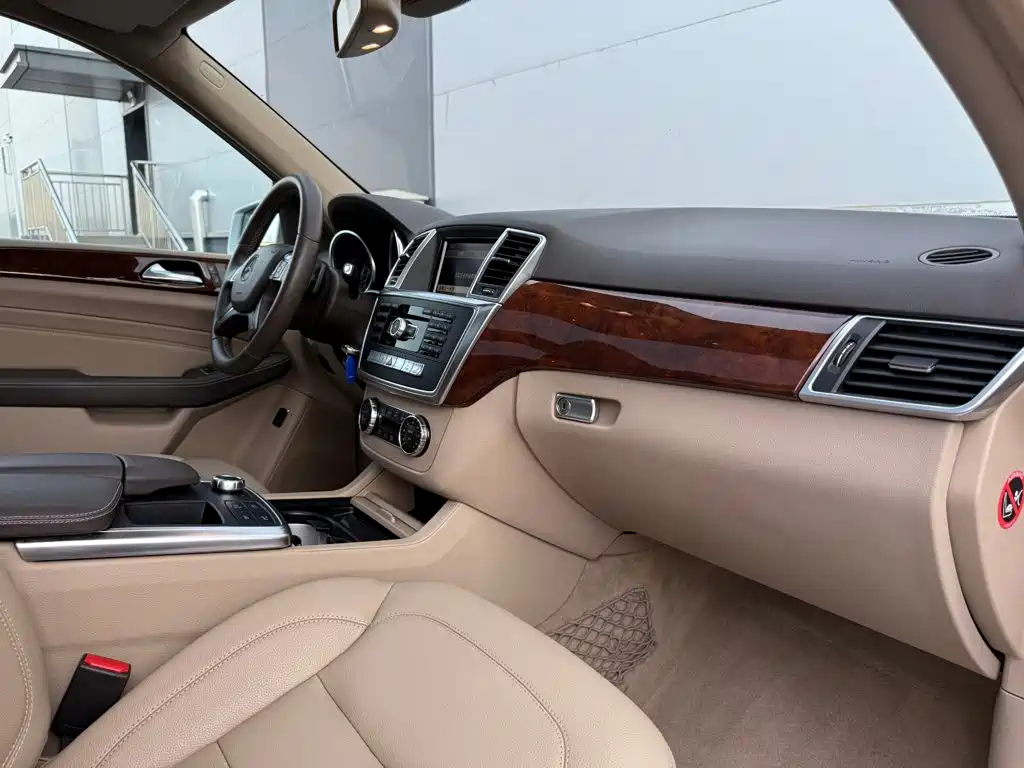 Mercedes-Benz M-Class — миниатюра 28