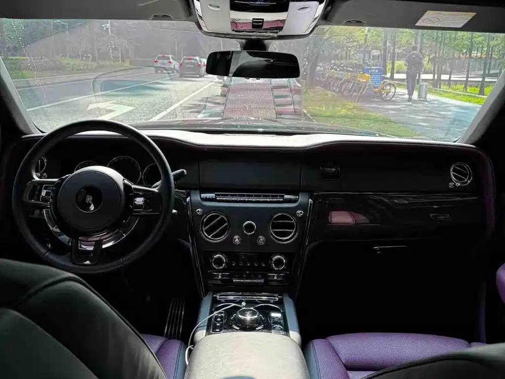 Rolls-Royce Cullinan — миниатюра 5