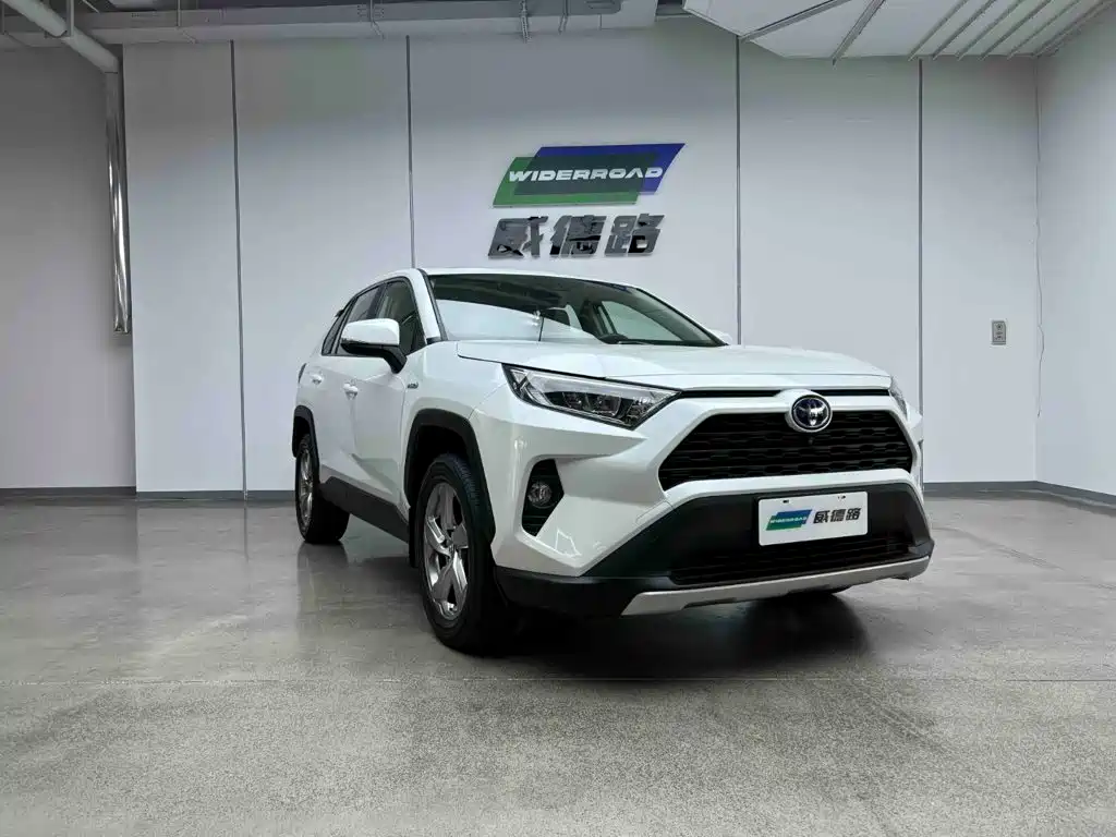 Toyota RAV4 — миниатюра 3