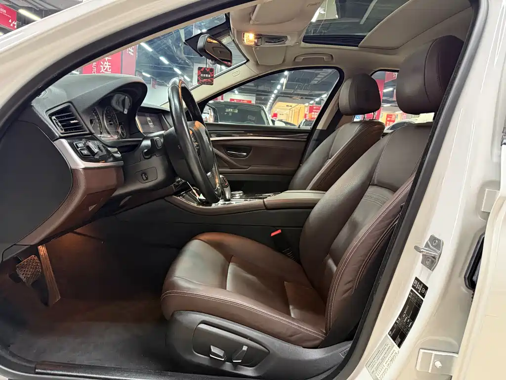 BMW 5 Series — миниатюра 4