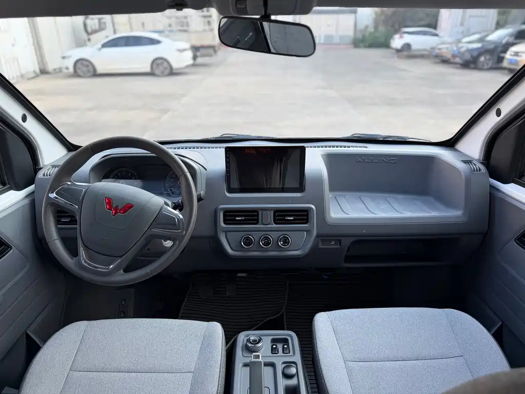 Wuling Yangguang — миниатюра 7