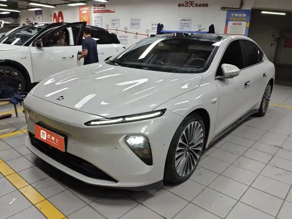 NIO ET7