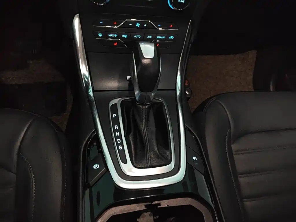 Ford Edge — миниатюра 11