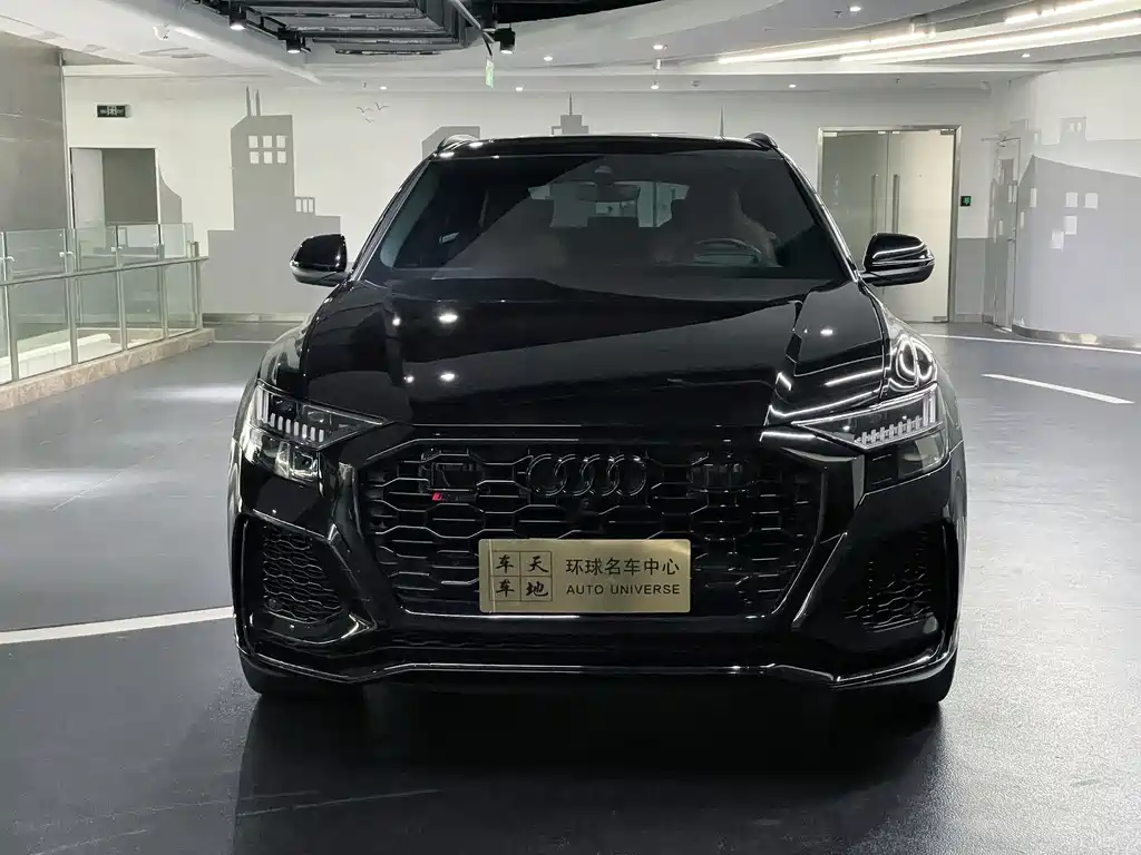 AUDI RS Q8