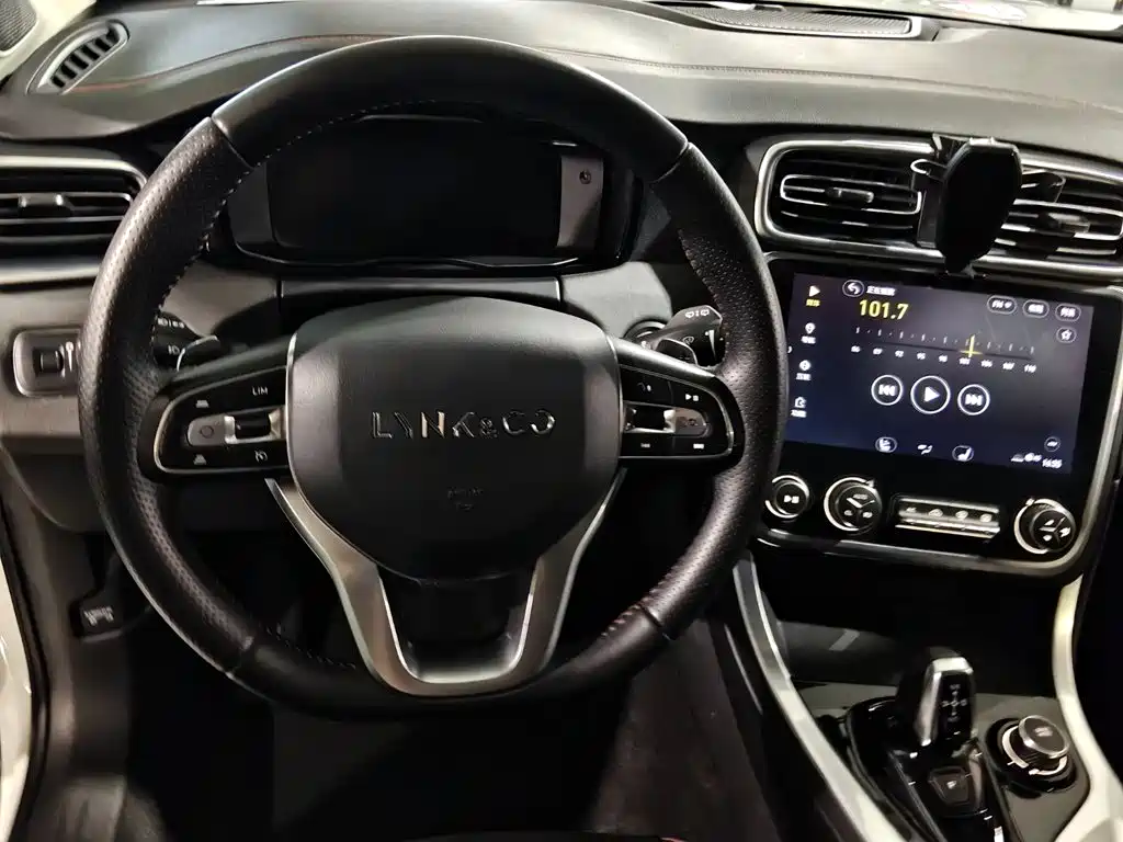 Lynk & Co 01 — миниатюра 13