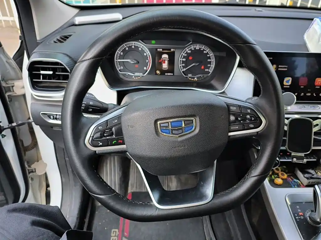 Geely Binyue — миниатюра 11