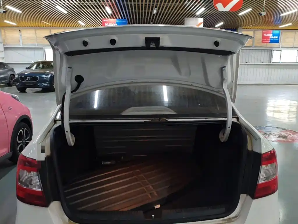 Skoda Rapid — миниатюра 19