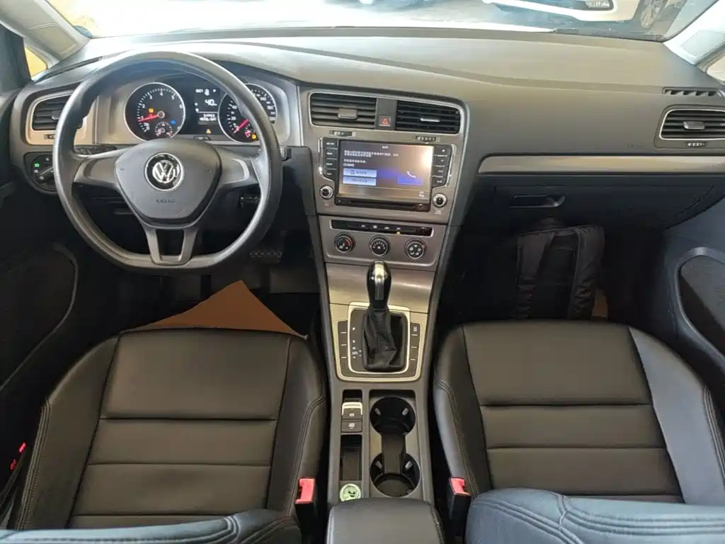 Volkswagen Golf — миниатюра 10