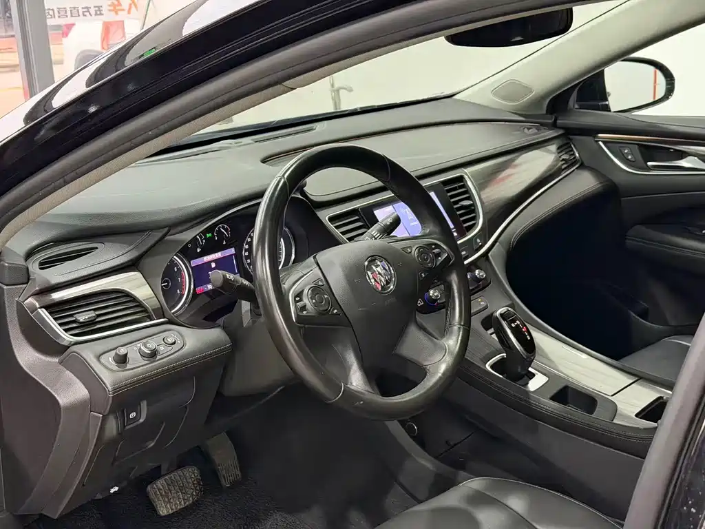 Buick LaCrosse — миниатюра 9
