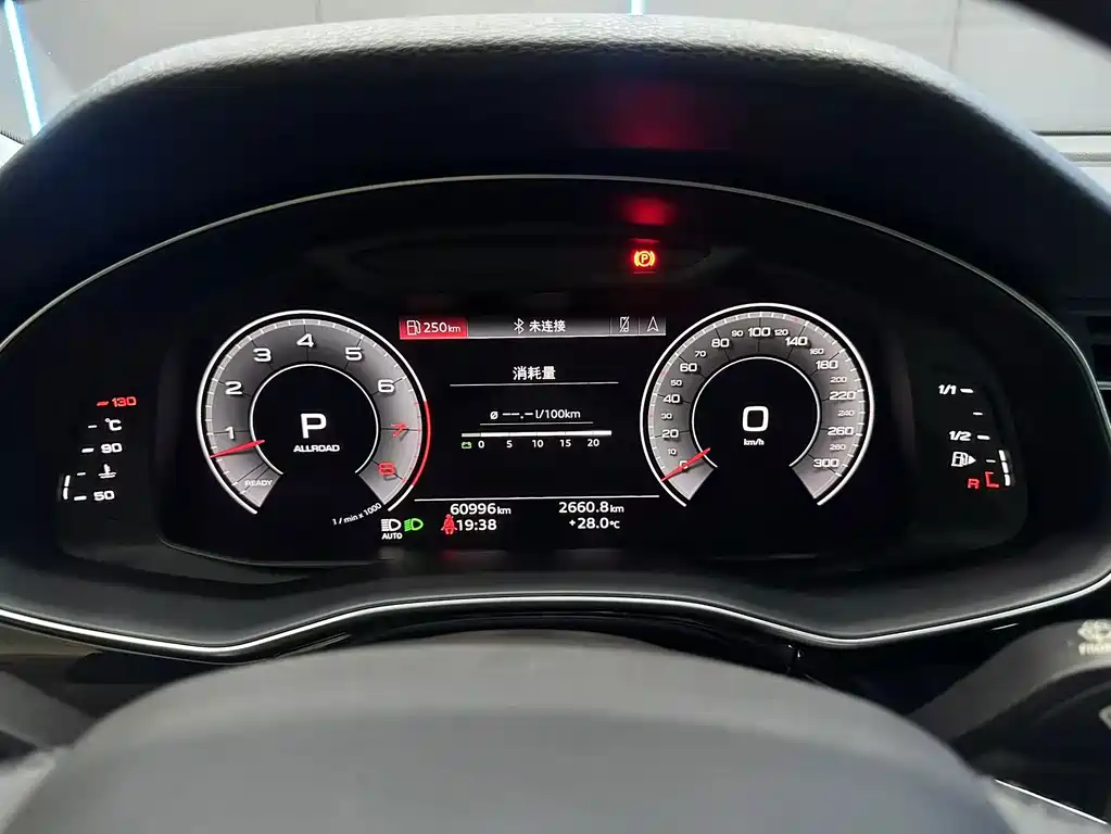 Audi Q7 — миниатюра 12