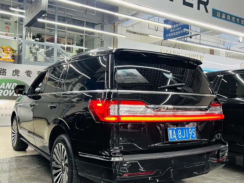 Lincoln Navigator — миниатюра 21