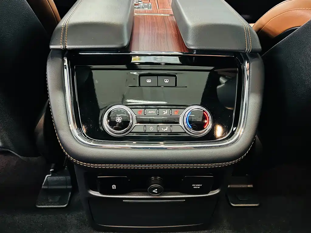 Lincoln Navigator — миниатюра 13