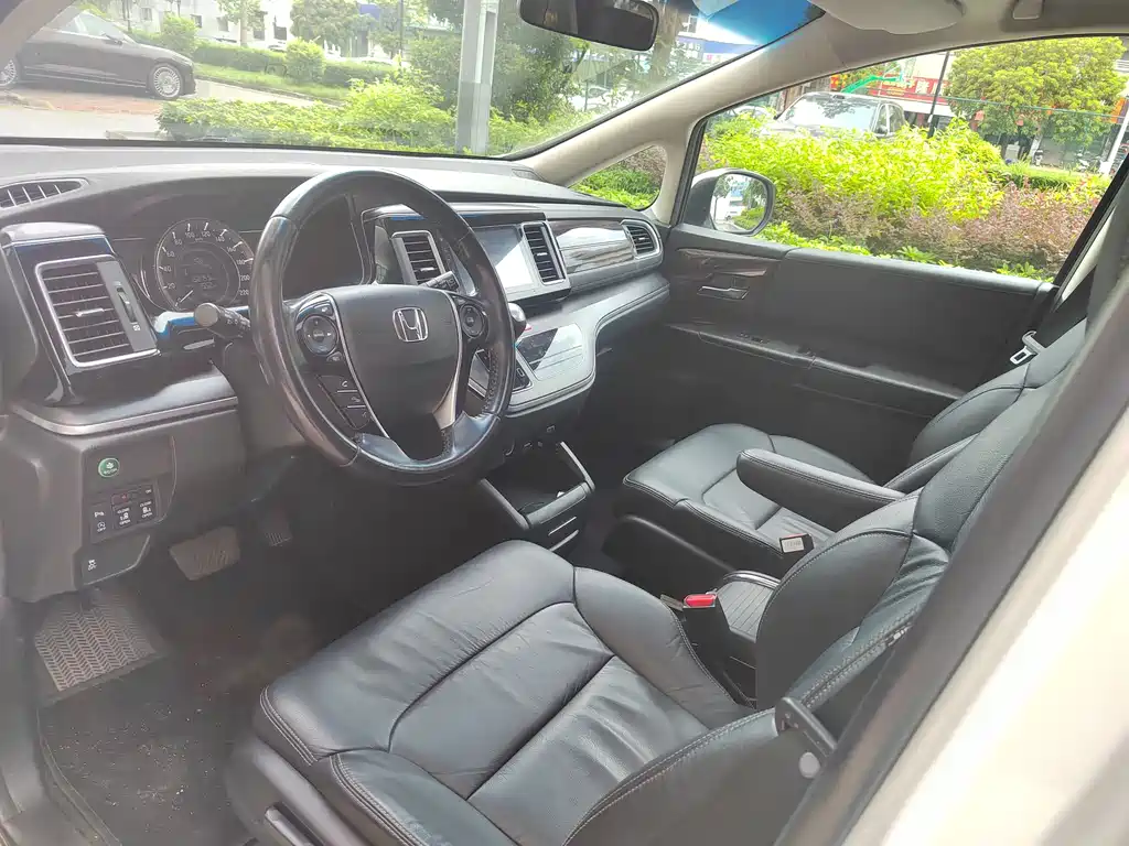 Honda Elysion 2016 2.4L