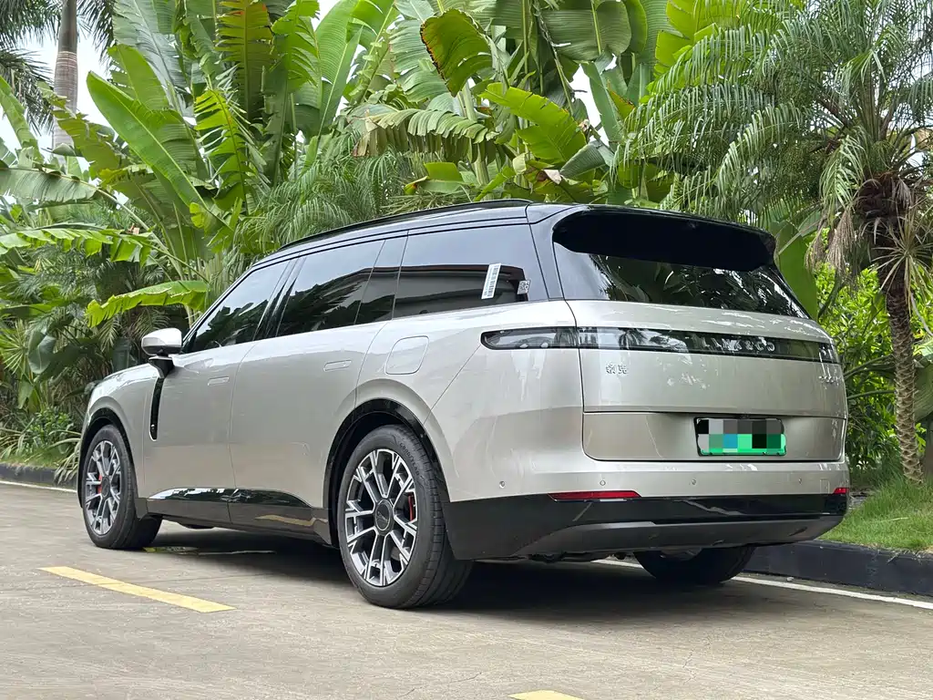 Lynk & Co 900 2025 1.5T Ultra 6 мест