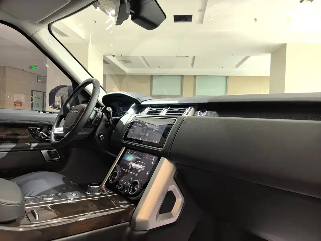 Land Rover Range Rover — миниатюра 16