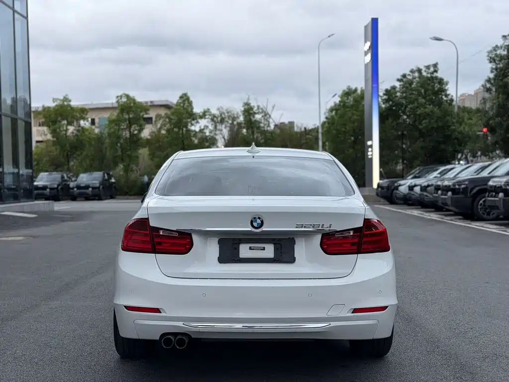 BMW 3 Series — миниатюра 11