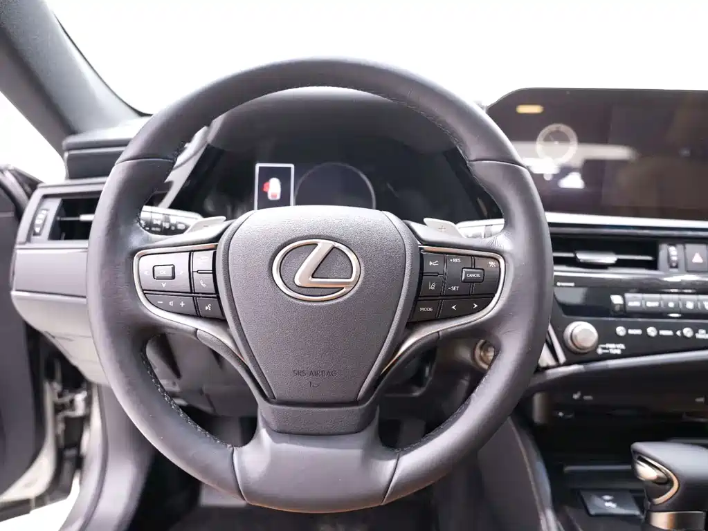 Lexus ES — миниатюра 23