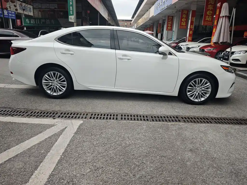 Lexus ES — миниатюра 4