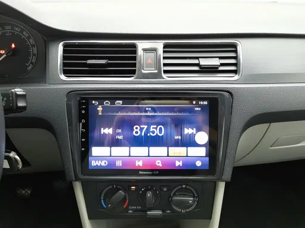 Skoda Rapid — миниатюра 12
