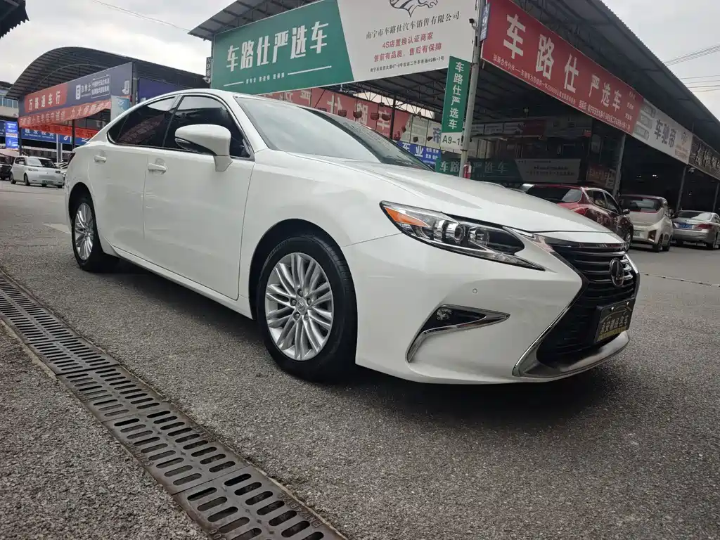 Lexus ES — миниатюра 3