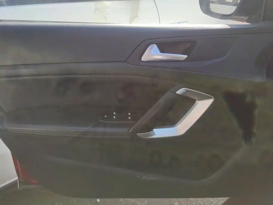 Peugeot 308 — миниатюра 7