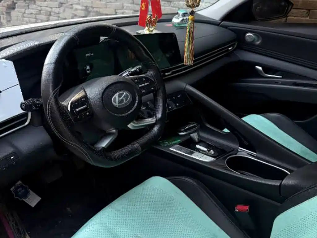 Hyundai Elantra — миниатюра 5