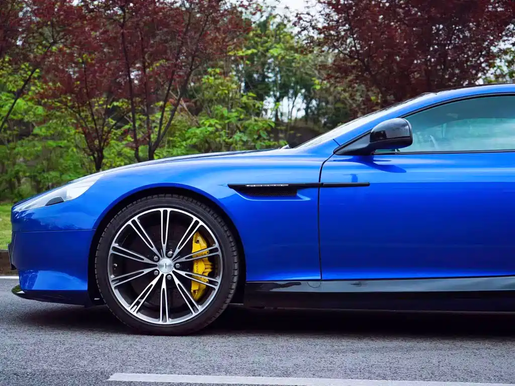 Aston Martin Virage 2012 6.0 Coupe