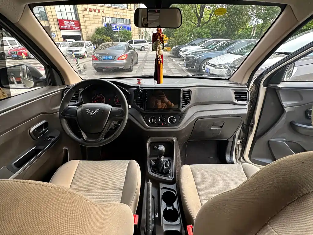 Wuling Hongguang V — миниатюра 8