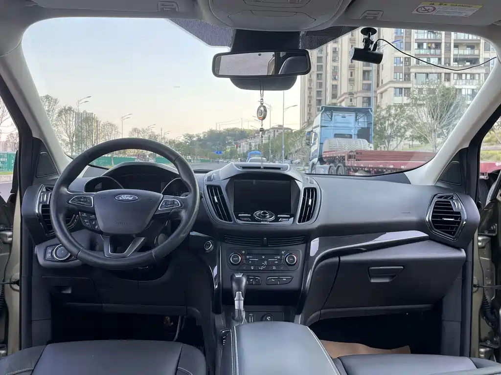Ford Kuga — миниатюра 11