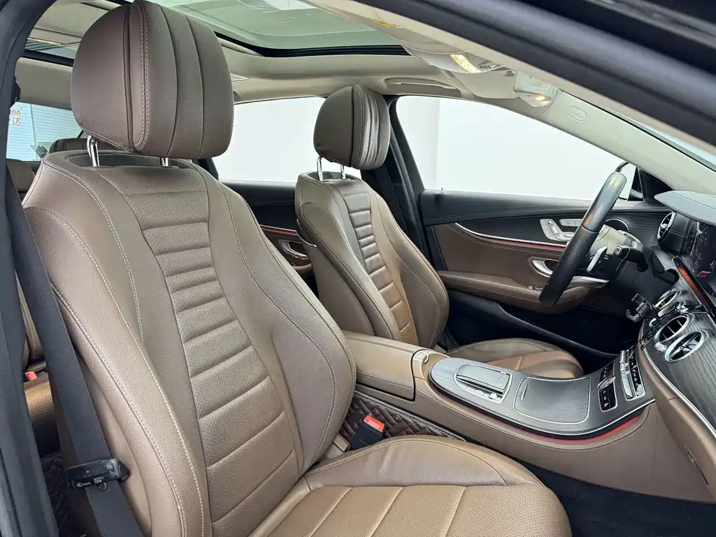 Mercedes-Benz E-Class — миниатюра 6