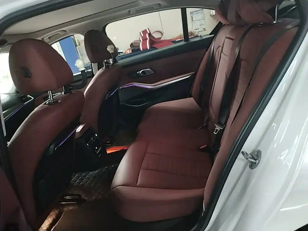 BMW 3 Series — миниатюра 17