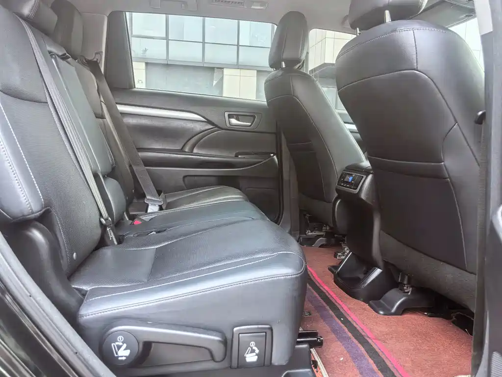 Toyota Highlander — миниатюра 10