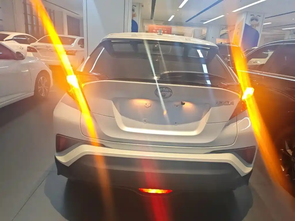 Toyota IZOA — миниатюра 6