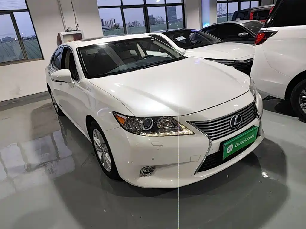Lexus ES — миниатюра 4