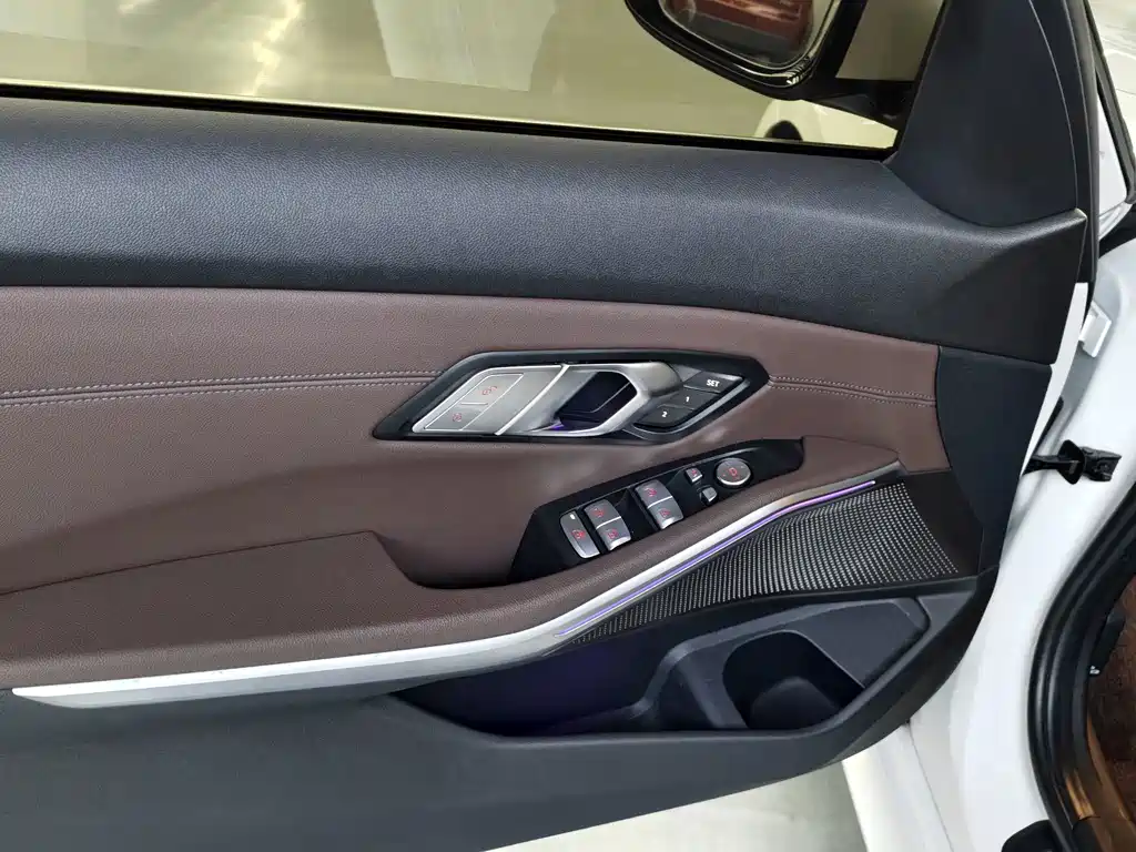 BMW 3 Series — миниатюра 12