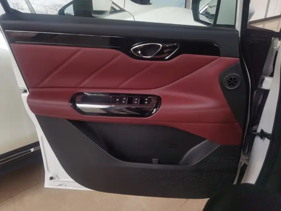GAC Motor 传祺E8 PHEV — миниатюра 7