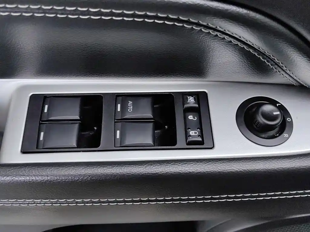 Jeep Compass (Import) — миниатюра 9