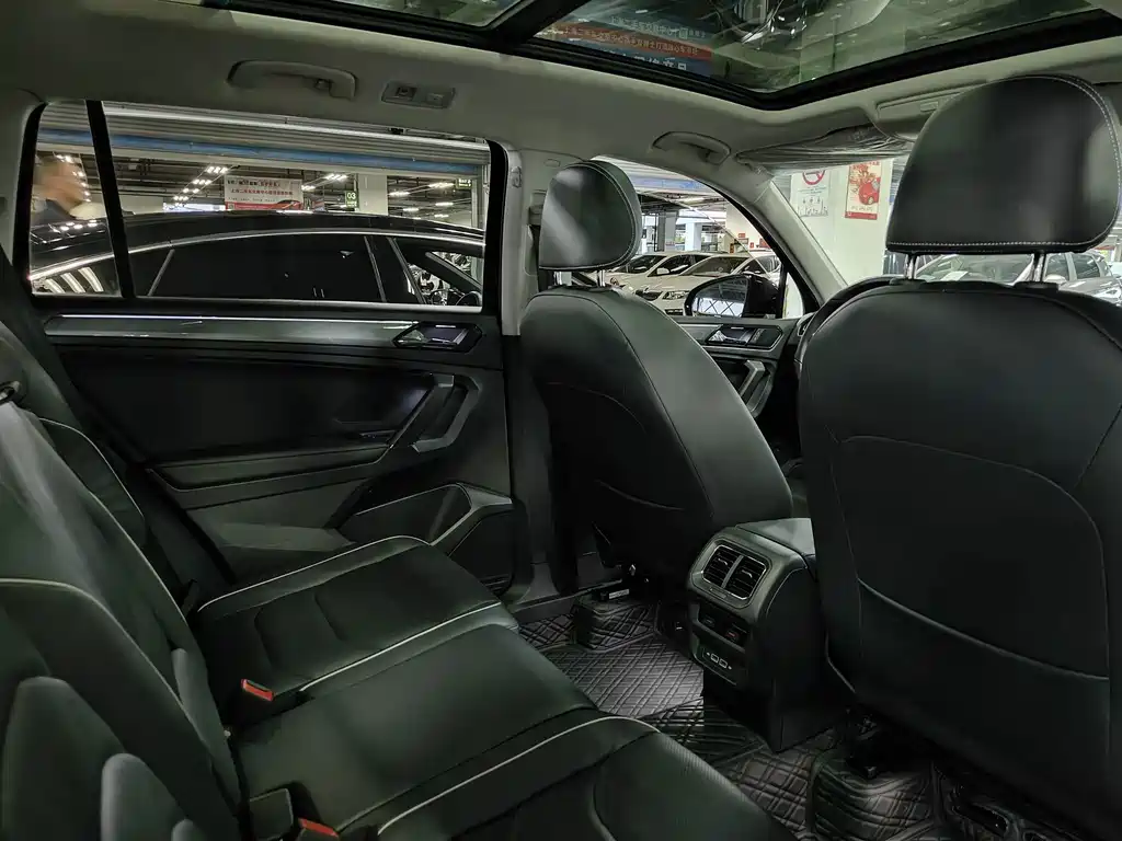 Volkswagen Tiguan L — миниатюра 16