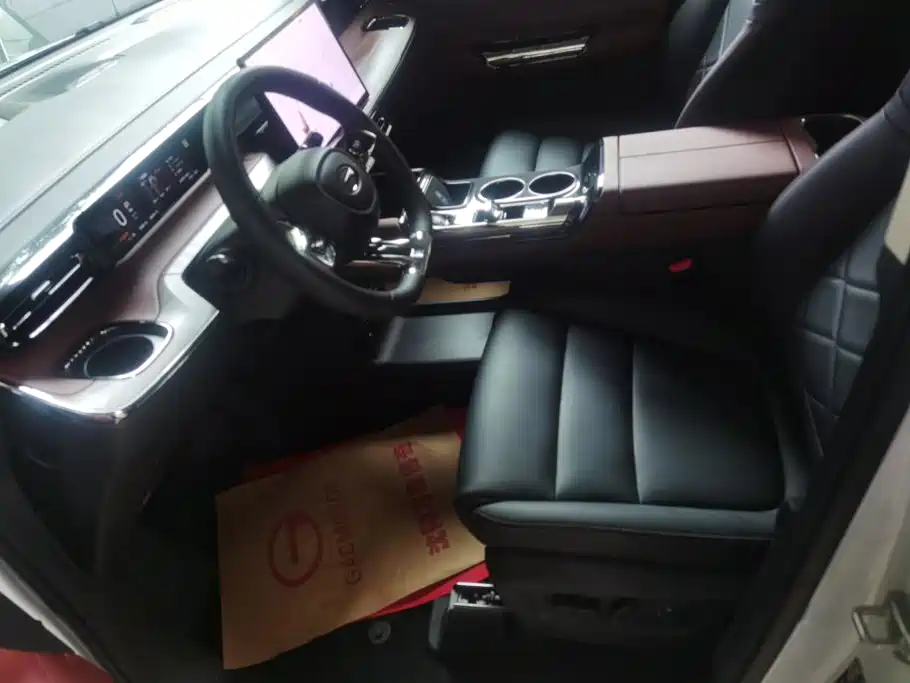 GAC Motor 传祺E8 PHEV — миниатюра 9