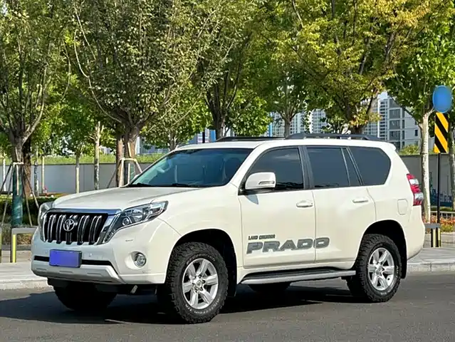 TOYOTA PRADO 2017