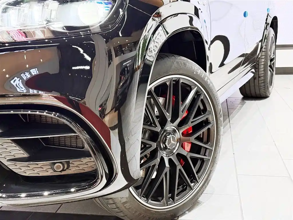 MERCEDES-BENZ GLS AMG