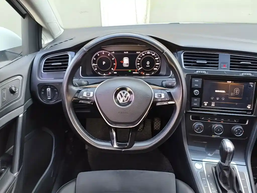 Volkswagen Golf — миниатюра 11