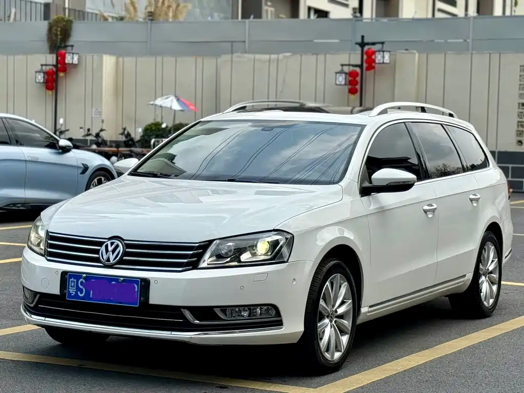 Volkswagen Magotan (Import) 2013