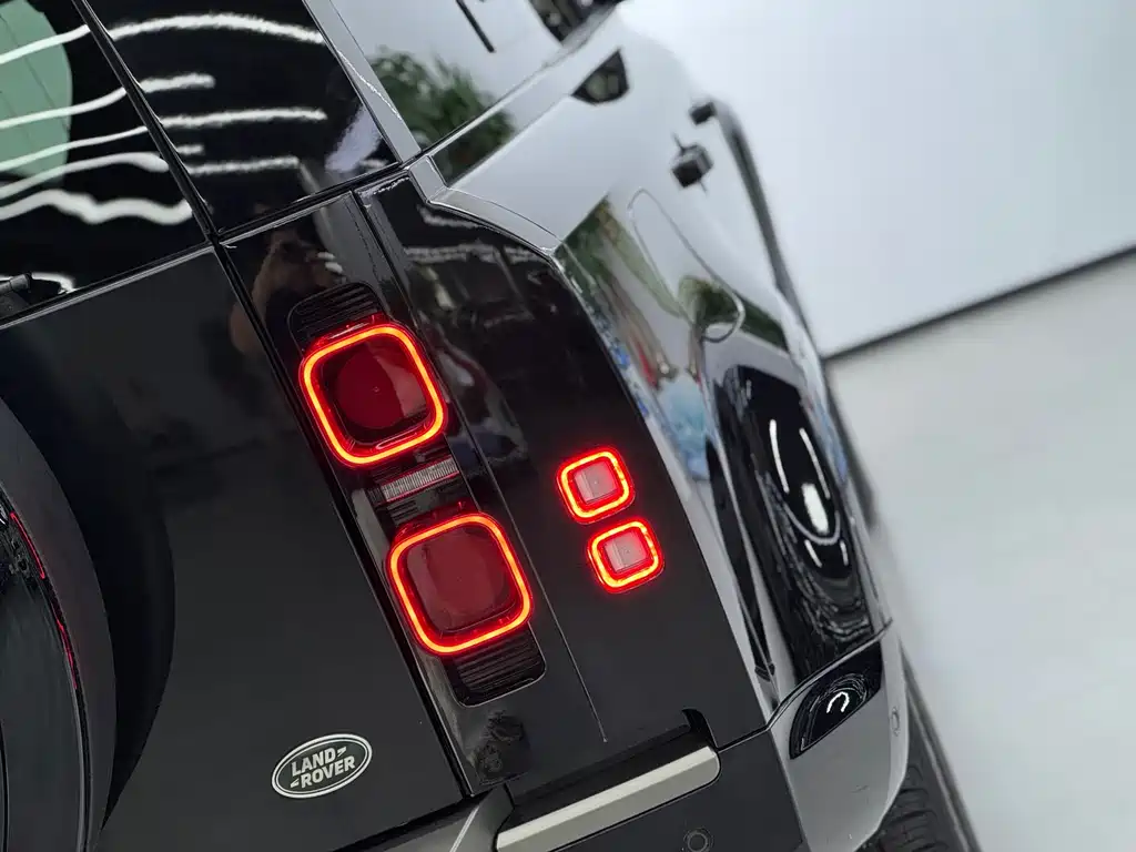 Land Rover Defender — миниатюра 19