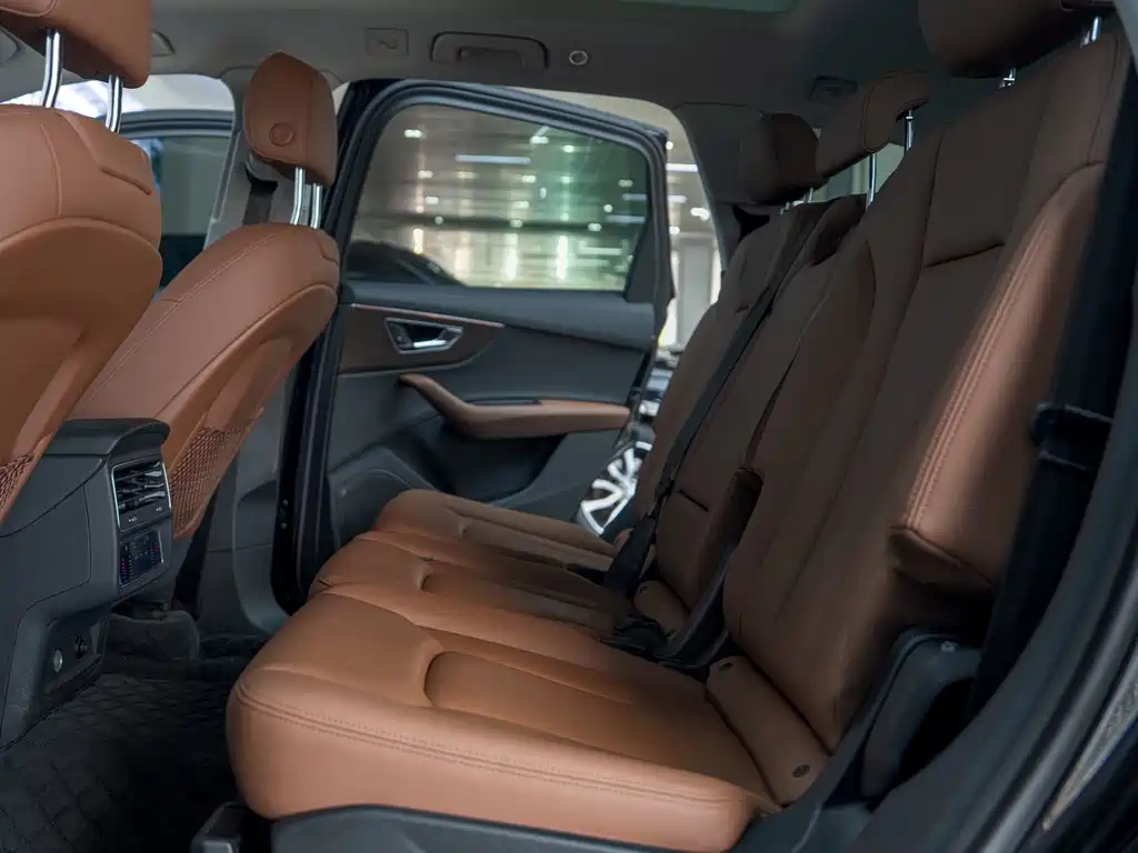 Audi Q7 — миниатюра 13